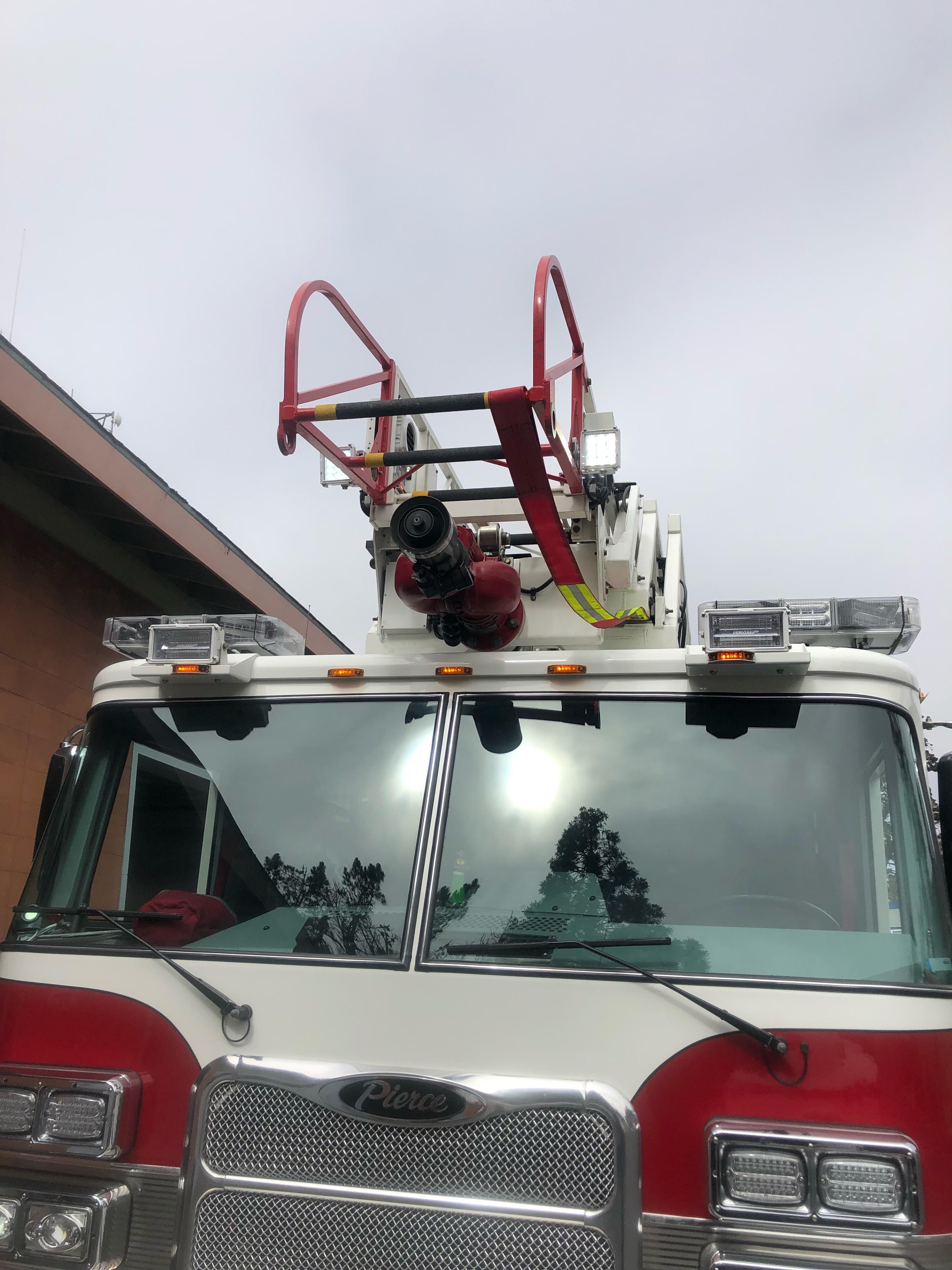 Engine 97 Ladder Rack Fire Engine Ladder Guide Pebble Beach Style | Ruffian Specialties ...